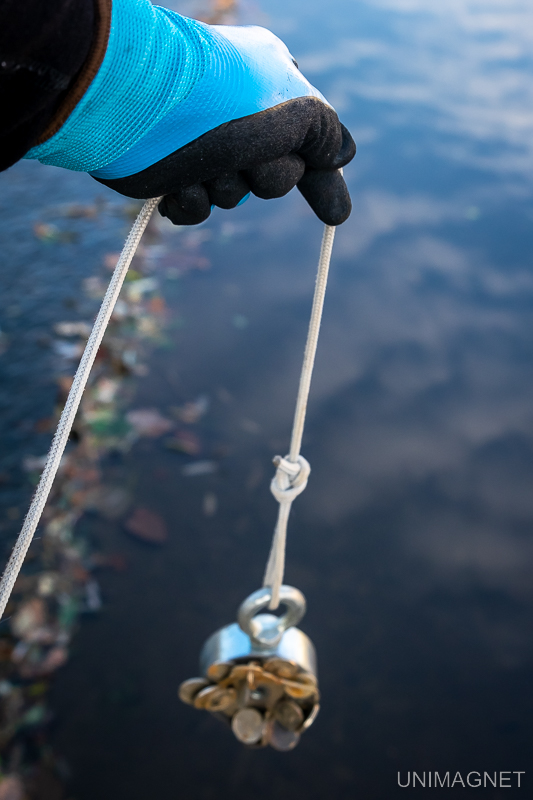 Protiskluzové rukavice při magnetic fishingu
